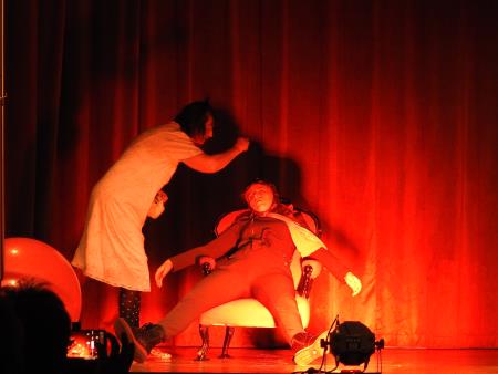 Gledališka predstava Babji parlament 10